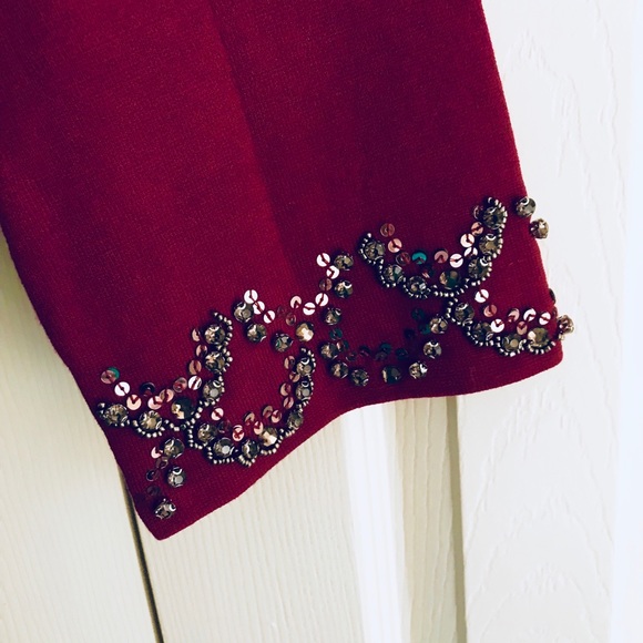 Holiday Ann Taylor - Picture 3 of 3